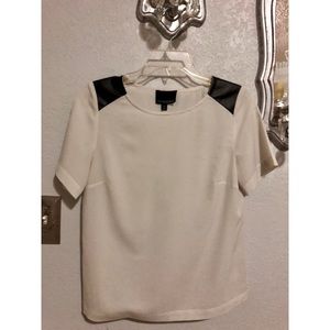 Size XS off white Cynthia Rowley blouse